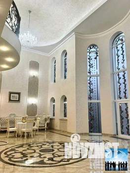 Коттедж 600м², 3-этажный, участок 8 сот.  