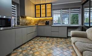 Дом 200м&sup2;, 2-этажный, участок 6 сот.  