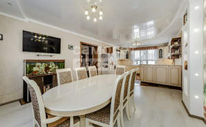 Дом 251м², 2-этажный, участок 14 сот.  