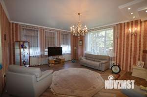 Дом 300м&sup2;, 2-этажный, участок 6 сот.  