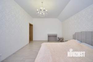 Дом 235м&sup2;, 3-этажный, участок 10 сот.  