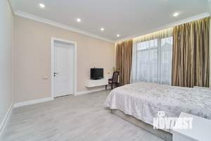 Дом 303м&sup2;, 2-этажный, участок 6 сот.  