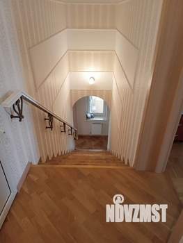 Коттедж 541м&sup2;, 2-этажный, участок 10 сот.  