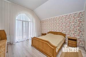 Дом 235м², 3-этажный, участок 10 сот.  