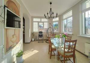 Дом 326м&sup2;, 2-этажный, участок 12 сот.  