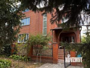 Дом 390м², 3-этажный, участок 8 сот.  