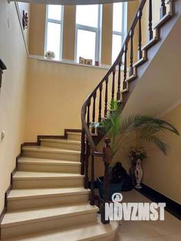 Коттедж 270м&sup2;, 2-этажный, участок 12 сот.  