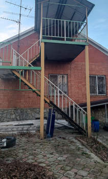 Дом 231м&sup2;, 2-этажный, участок 8 сот.  