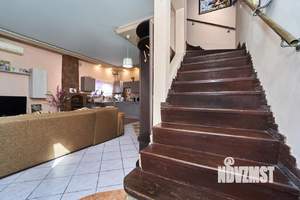 Дом 205м&sup2;, 2-этажный, участок 4 сот.  