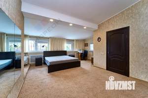 Дом 140м&sup2;, 3-этажный, участок 3 сот.  