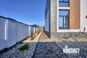 Дом 240м&sup2;, 2-этажный, участок 4 сот.  