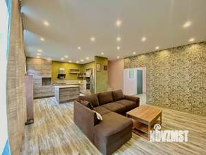 Таунхаус 140м&sup2;, 3-этажный, участок 2 сот.  