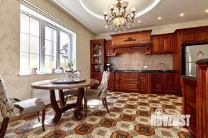 Дом 194м², 2-этажный, участок 6 сот.  