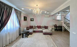 Дом 378м&sup2;, 2-этажный, участок 10 сот.  