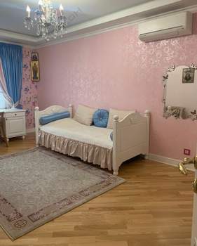 Дом 379м&sup2;, 2-этажный, участок 4 сот.  