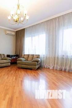 Дом 263м², 1-этажный, участок 3 сот.  