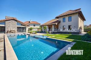 Дом 390м&sup2;, 2-этажный, участок 13 сот.  