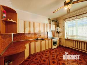 Дом 200м&sup2;, 2-этажный, участок 10 сот.  