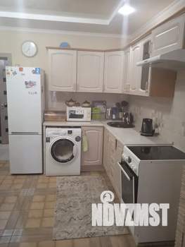 Студия квартира, посуточно, 34м2, 1/4 этаж