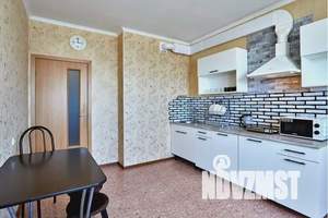 1-к квартира, посуточно, 43м2, 15/18 этаж