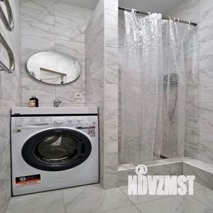 Студия квартира, посуточно, 16м2, 1/18 этаж