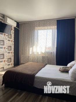 Студия квартира, посуточно, 27м2, 3/18 этаж