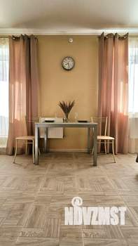 Студия квартира, посуточно, 53м2, 3/10 этаж