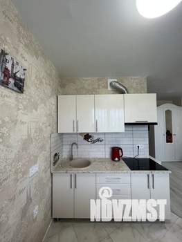 Студия квартира, посуточно, 35м2, 17/22 этаж