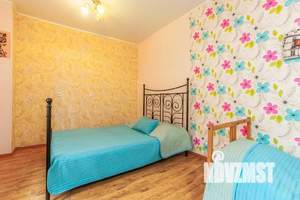 2-к квартира, посуточно, 55м2, 1/1 этаж