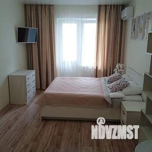 1-к квартира, посуточно, 40м2, 1/16 этаж