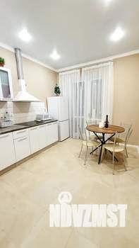 1-к квартира, посуточно, 39м2, 7/10 этаж