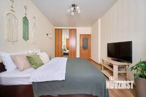 1-к квартира, посуточно, 44м2, 18/18 этаж