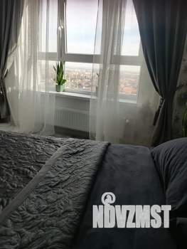 1-к квартира, посуточно, 45м2, 18/25 этаж