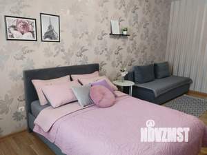 1-к квартира, посуточно, 40м2, 3/18 этаж