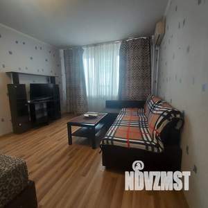 1-к квартира, посуточно, 39м2, 8/14 этаж