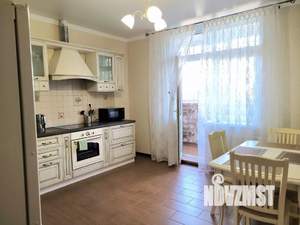 2-к квартира, посуточно, 67м2, 1/1 этаж