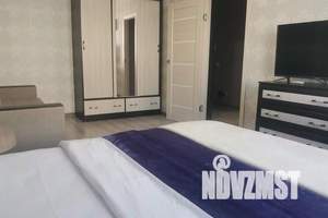 1-к квартира, посуточно, 38м2, 8/13 этаж