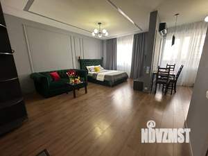 Студия квартира, посуточно, 40м2, 11/19 этаж