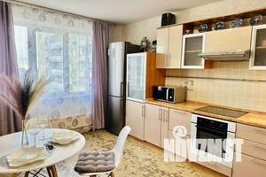 1-к квартира, посуточно, 45м2, 9/16 этаж