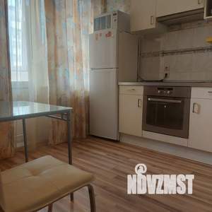 1-к квартира, посуточно, 39м2, 8/14 этаж