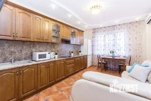 1-к квартира, посуточно, 60м2, 1/1 этаж