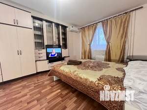 1-к квартира, посуточно, 40м2, 15/16 этаж