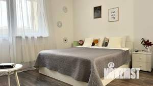 Студия квартира, посуточно, 36м2, 13/19 этаж