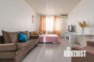 1-к квартира, посуточно, 42м2, 1/1 этаж