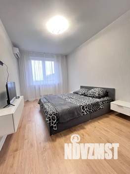 1-к квартира, посуточно, 40м2, 3/16 этаж