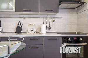 1-к квартира, посуточно, 63м2, 1/1 этаж