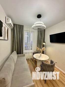 1-к квартира, посуточно, 38м2, 3/25 этаж