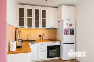 Студия квартира, посуточно, 32м2, 10/22 этаж