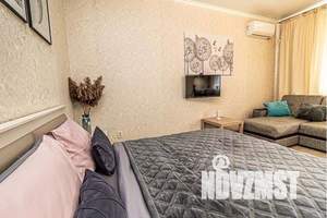 1-к квартира, посуточно, 38м2, 3/6 этаж