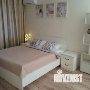 1-к квартира, посуточно, 40м2, 1/16 этаж